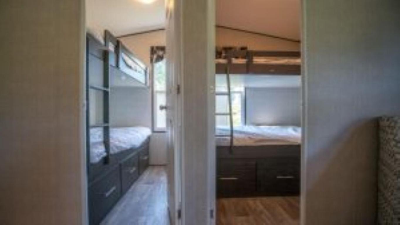 3 Bedroom Dragon Fly Drive 7